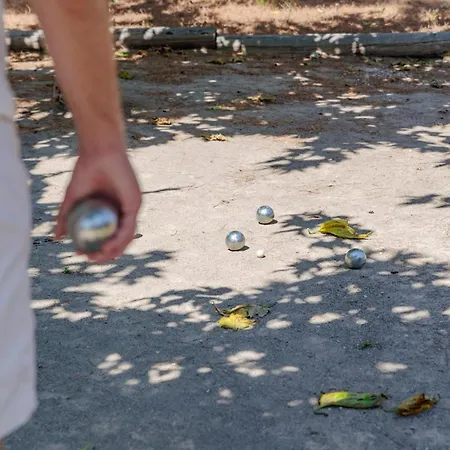 Nero, Cozy Avec Piscine, Au Centre De 히에레