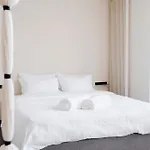 Nero, Cozy Avec Piscine, Au Centre De アパート *
