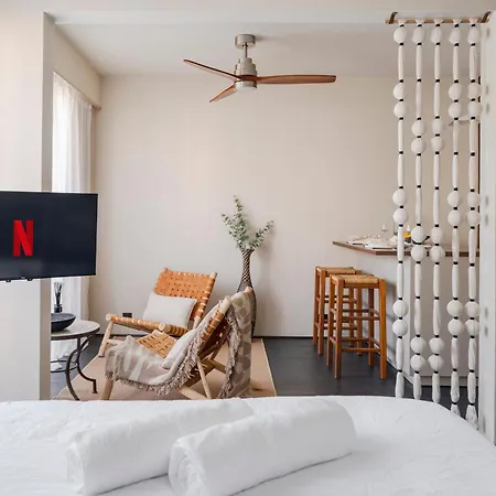 Nero, Cozy Avec Piscine, Au Centre De