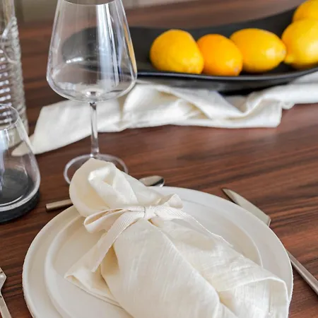 Nero, Cozy Avec Piscine, Au Centre De * Йер