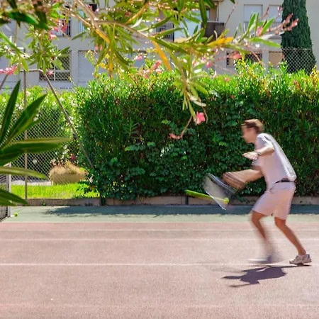 公寓 Nero, Cozy Avec Piscine, Au Centre De 耶尔