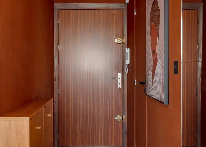 Nero, Cozy Avec Piscine, Au Centre De