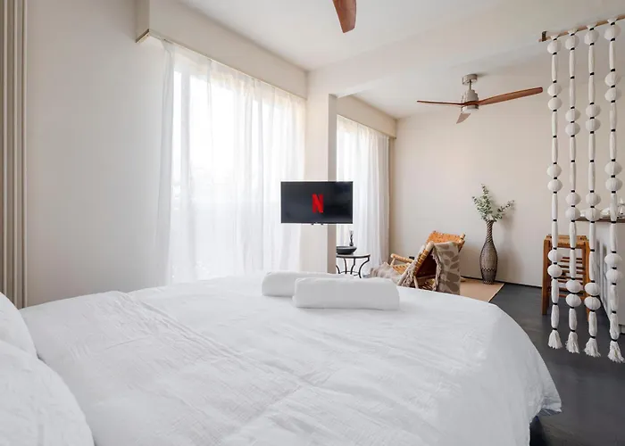 Nero, Cozy Avec Piscine, Au Centre De